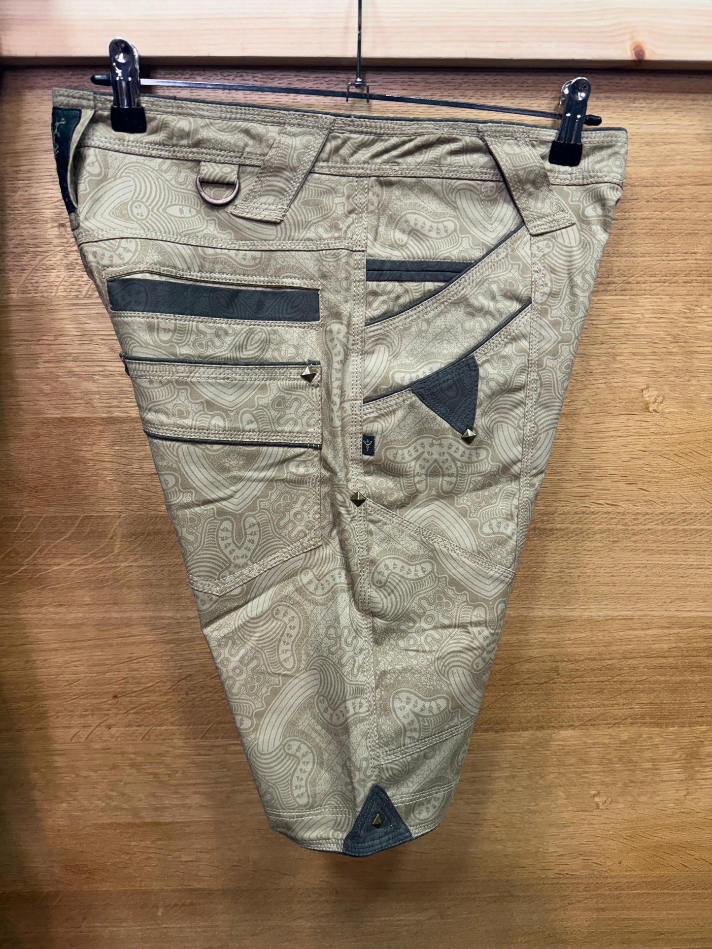 Flying Short Men / Cotton Printed - SAND MYCELIUM Atlantis
