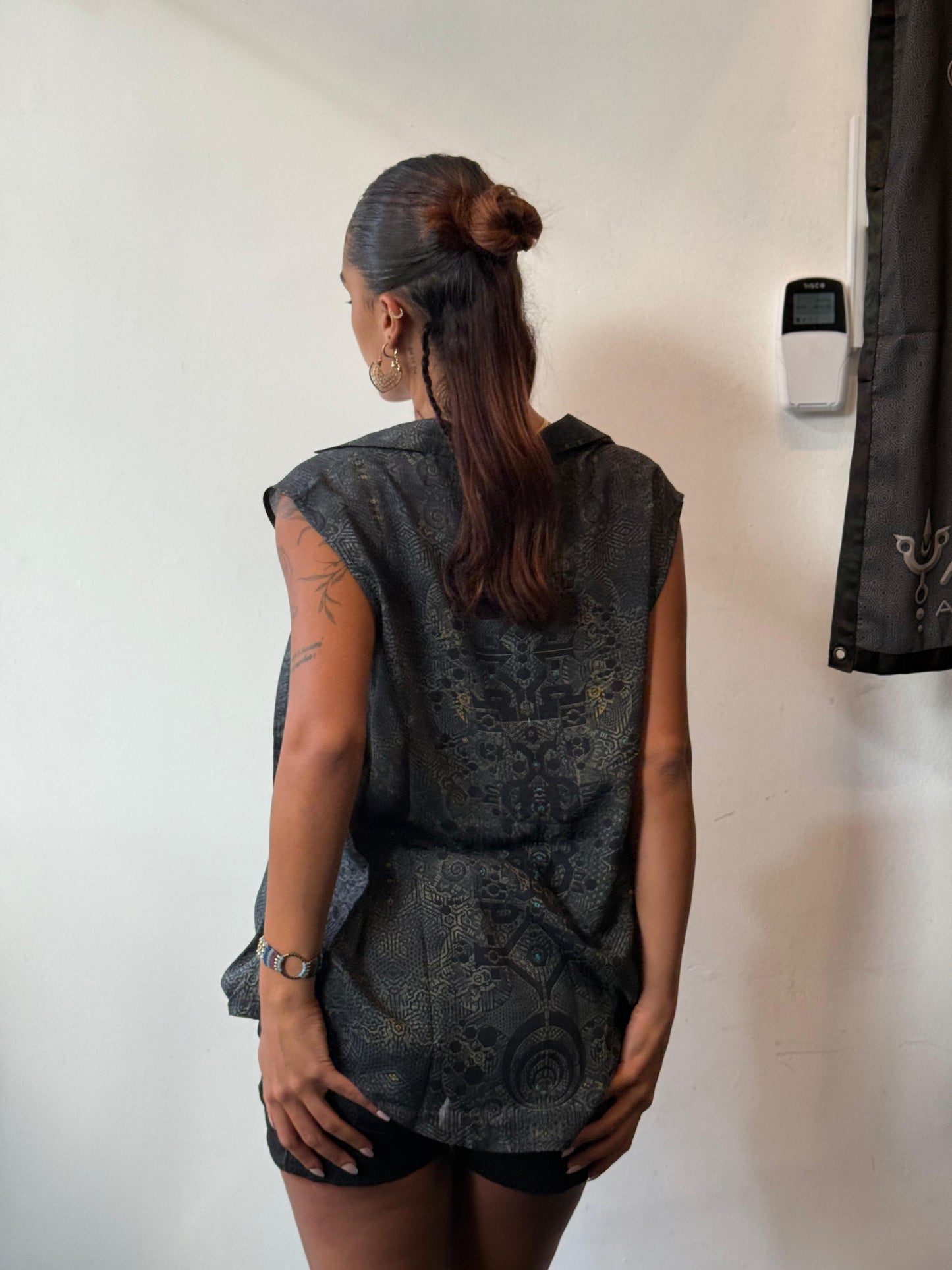 Button Up Tank - Fraktal Totem