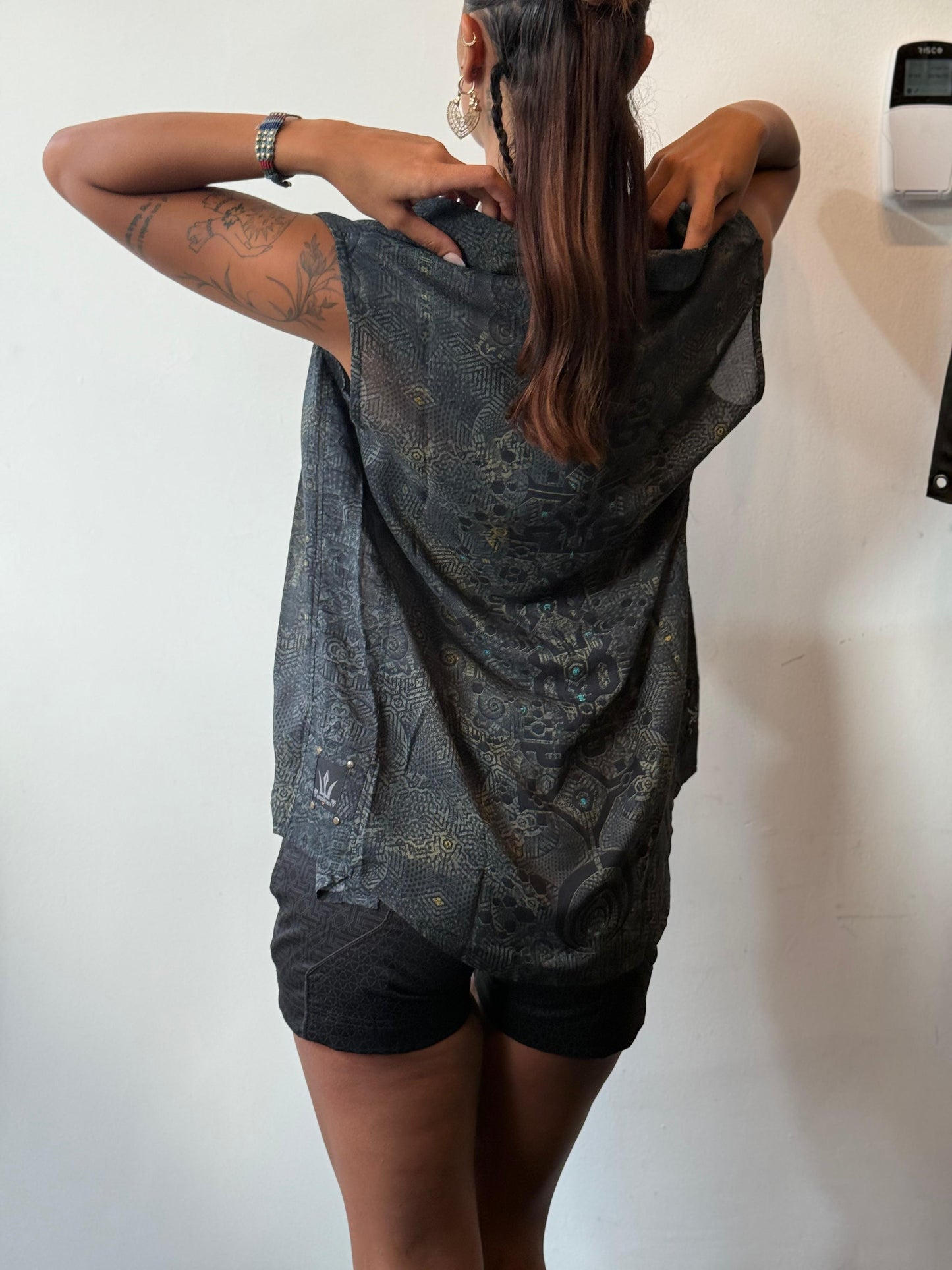 Button Up Tank - Fraktal Totem