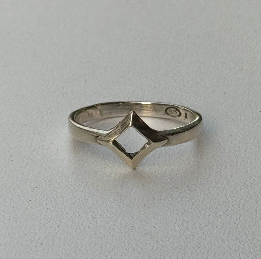 Ring - Hollow Star