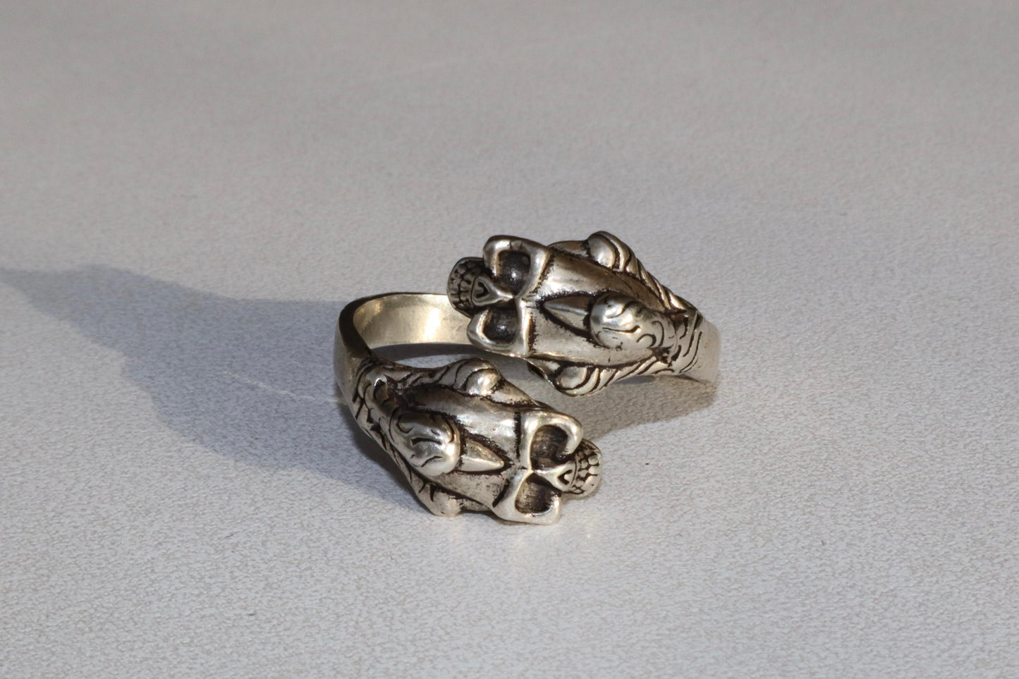 Ring - Twin Shadows