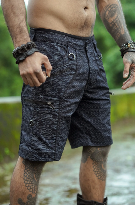 Shorts - Up knee cargo - PYTHAGORAS ABSTRACT black