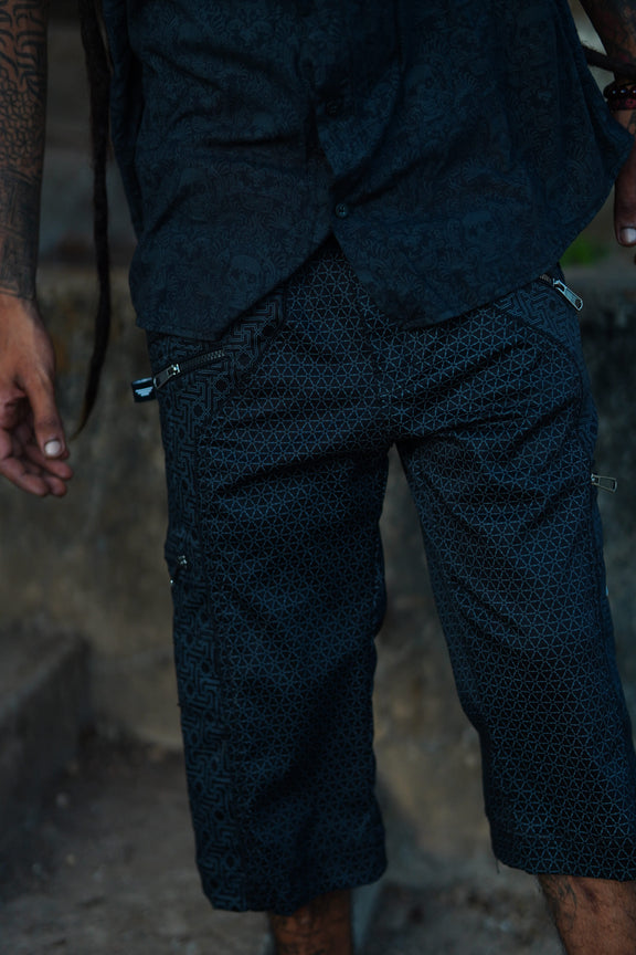 Shorts - Shri Yantra 3/4 - Black Geometry